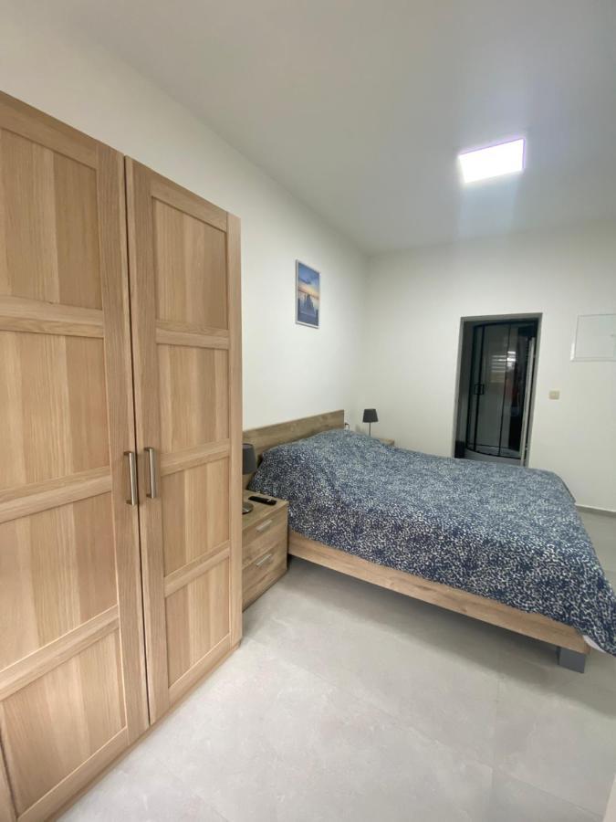 1-C Superbe Appartement Tres Calme Et Bien Decore Charleroi Exterior photo